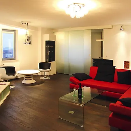 Im Wasserturm, Διαμέρισμα *